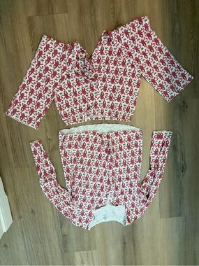 RARE Roller Rabbit Pink and White Holiday Monkey Print Pajama Set! NWOT; small!